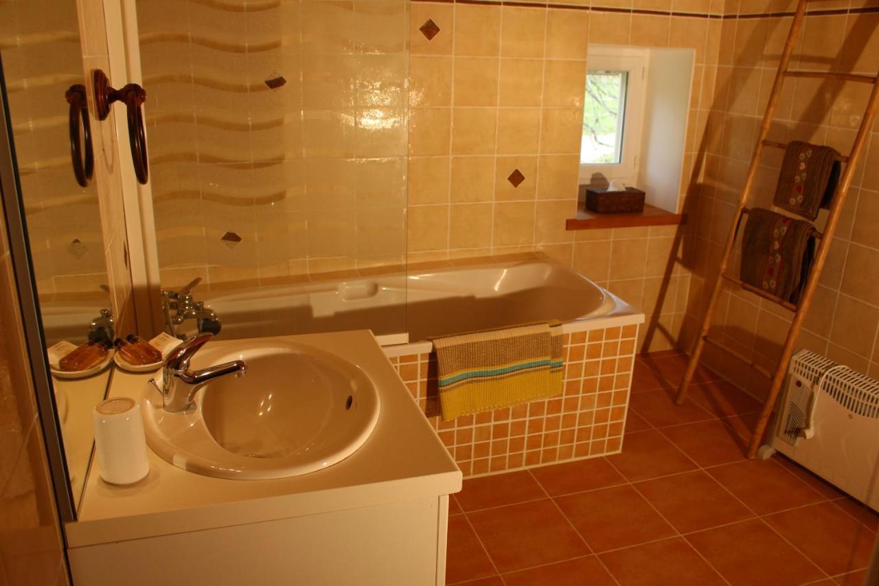 L'Attrape Reve Bed & Breakfast Saint-Vincent-de-Barres Exterior photo